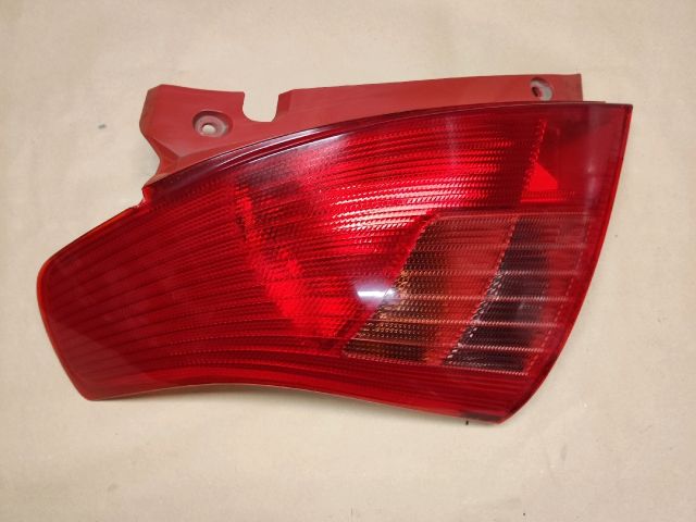 bontott SUZUKI SWIFT III Bal Hátsó Lámpa