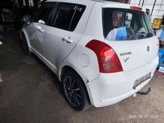 bontott SUZUKI SWIFT III Bal Hátsó Lámpa