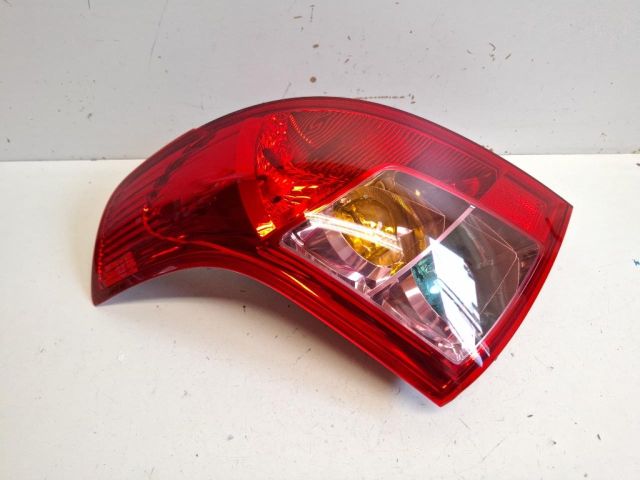 bontott SUZUKI SWIFT III Bal Hátsó Lámpa