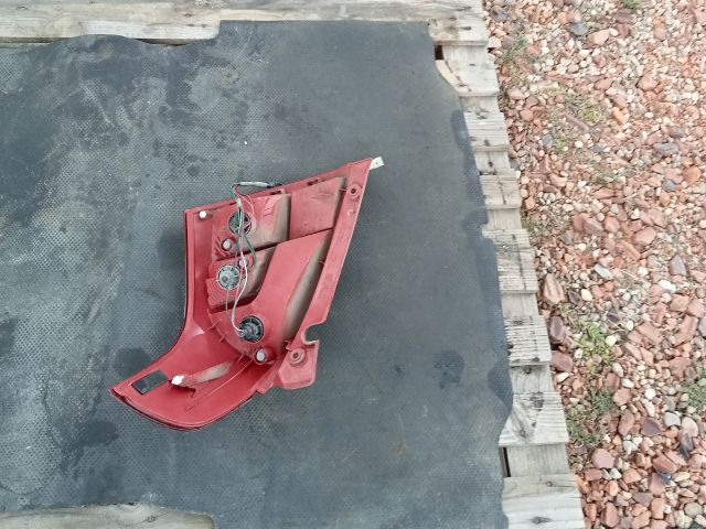 bontott SUZUKI SWIFT III Bal Hátsó Lámpa