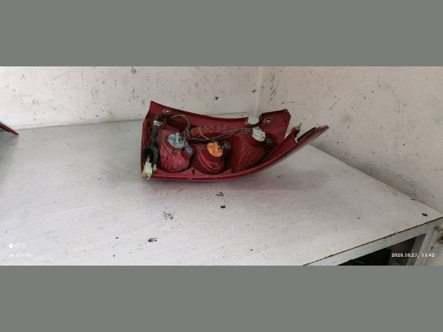 bontott SUZUKI SWIFT III Bal Hátsó Lámpa