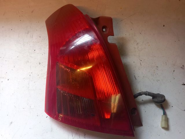 bontott SUZUKI SWIFT III Bal Hátsó Lámpa