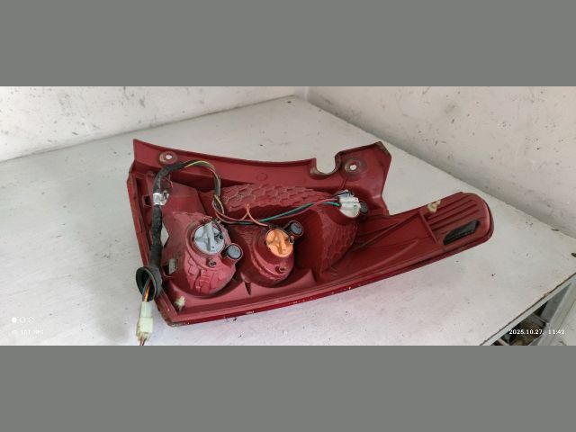 bontott SUZUKI SWIFT III Bal Hátsó Lámpa