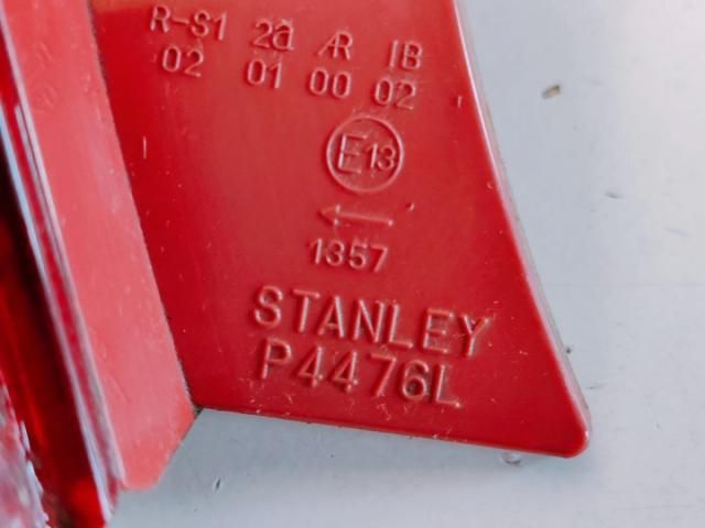 bontott SUZUKI SWIFT III Bal Hátsó Lámpa