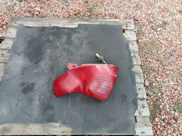 bontott SUZUKI SWIFT III Bal Hátsó Lámpa