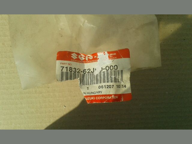 bontott SUZUKI SWIFT III Bal hátsó Lökhárító Tartó (Műanyag)