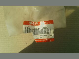 bontott SUZUKI SWIFT III Bal hátsó Lökhárító Tartó (Műanyag)