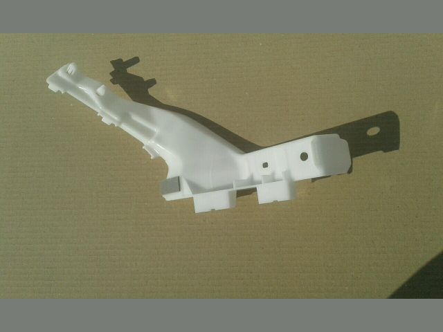 bontott SUZUKI SWIFT III Bal hátsó Lökhárító Tartó (Műanyag)