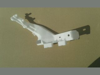 bontott SUZUKI SWIFT III Bal hátsó Lökhárító Tartó (Műanyag)