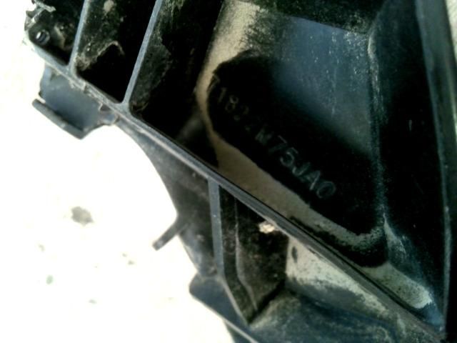 bontott SUZUKI SWIFT III Bal hátsó Lökhárító Tartó (Műanyag)