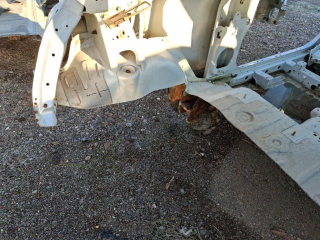 bontott SUZUKI SWIFT III Bal hátsó Negyed Karosszéria Csomag