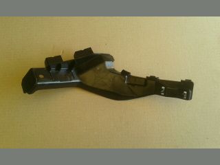 bontott SUZUKI SWIFT III Bal hátsó Oldal Lökhárító Tartó (Műanyag)