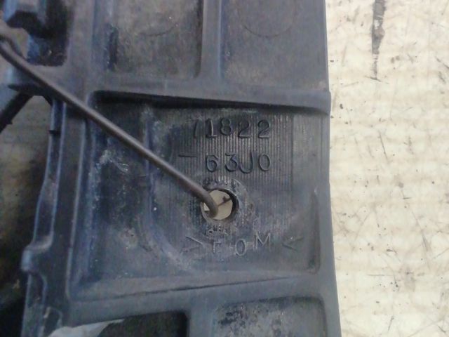 bontott SUZUKI SWIFT III Bal hátsó Oldal Lökhárító Tartó (Műanyag)