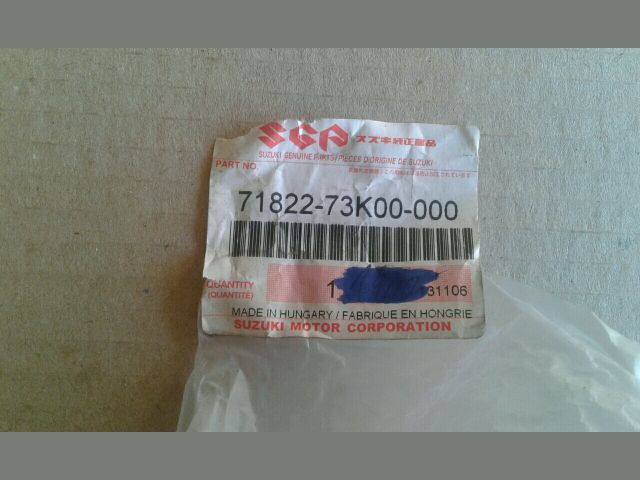 bontott SUZUKI SWIFT III Bal hátsó Oldal Lökhárító Tartó (Műanyag)