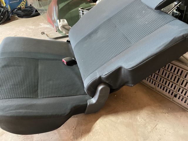 bontott SUZUKI SWIFT III Bal hátsó Ülés