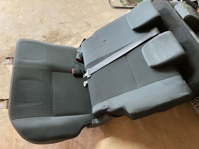 bontott SUZUKI SWIFT III Bal hátsó Ülés