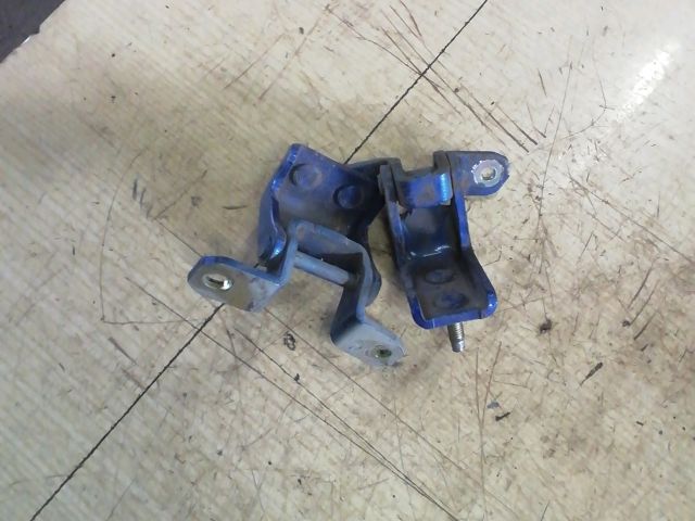 bontott SUZUKI SWIFT III Bal hátsó Zsanér