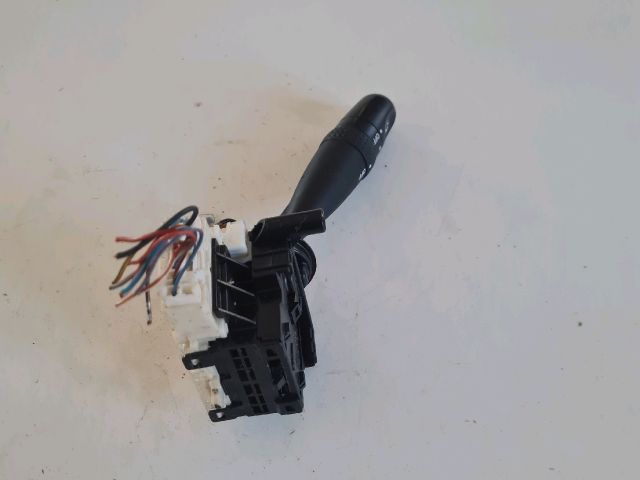 bontott SUZUKI SWIFT III Bal Kormánykapcsoló Irányjelző