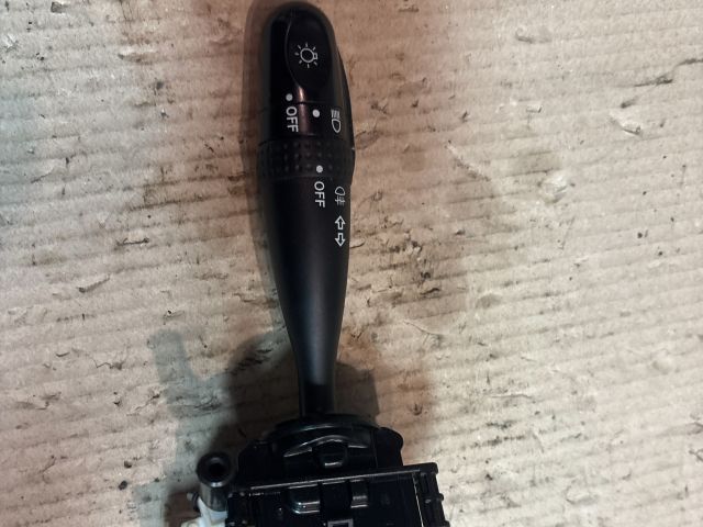 bontott SUZUKI SWIFT III Bal Kormánykapcsoló Irányjelző