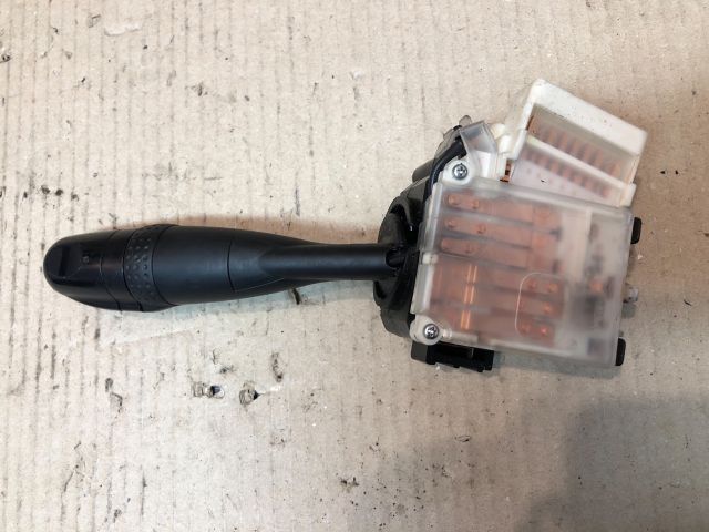 bontott SUZUKI SWIFT III Bal Kormánykapcsoló Irányjelző