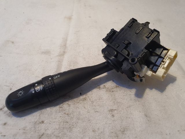 bontott SUZUKI SWIFT III Bal Kormánykapcsoló Irányjelző