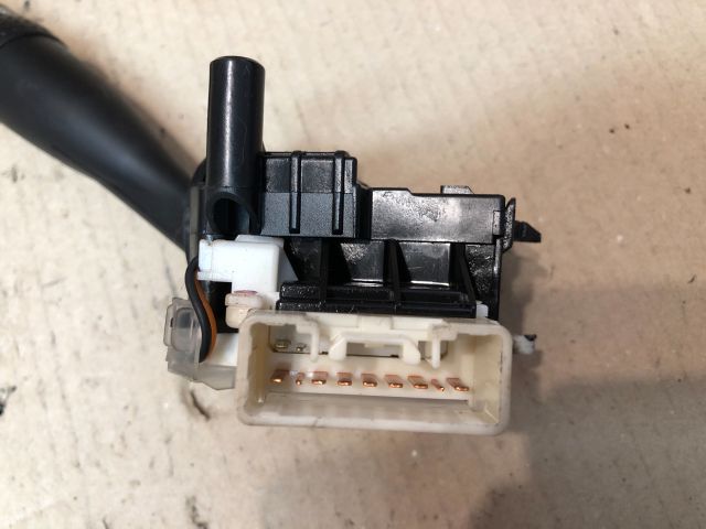 bontott SUZUKI SWIFT III Bal Kormánykapcsoló Irányjelző