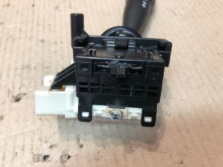 bontott SUZUKI SWIFT III Bal Kormánykapcsoló Irányjelző