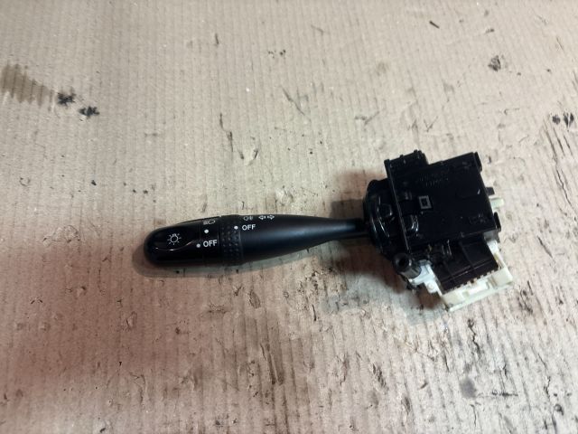 bontott SUZUKI SWIFT III Bal Kormánykapcsoló Irányjelző