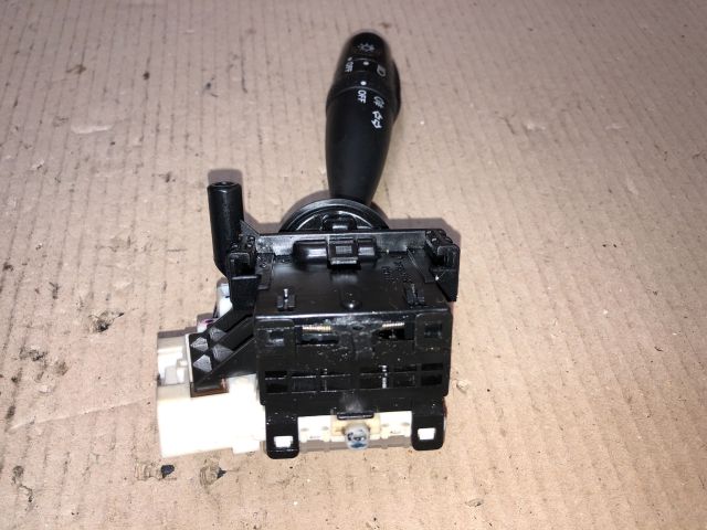 bontott SUZUKI SWIFT III Bal Kormánykapcsoló Irányjelző