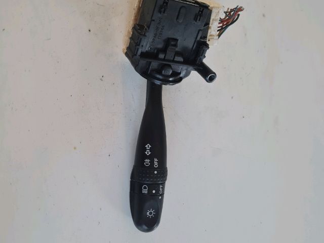 bontott SUZUKI SWIFT III Bal Kormánykapcsoló Irányjelző