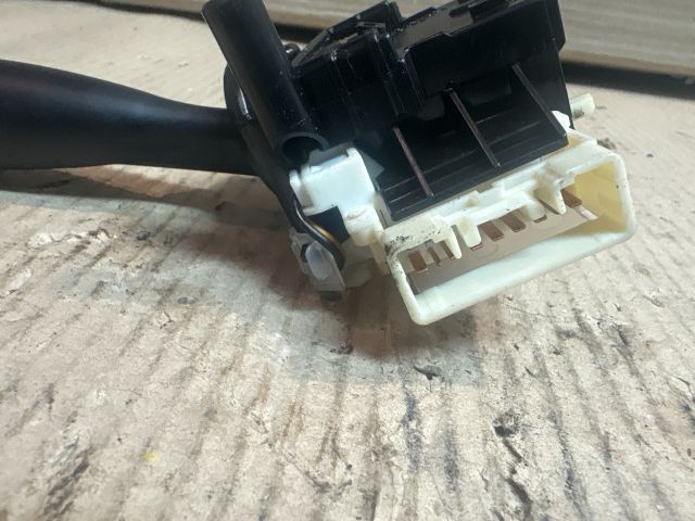 bontott SUZUKI SWIFT III Bal Kormánykapcsoló Irányjelző