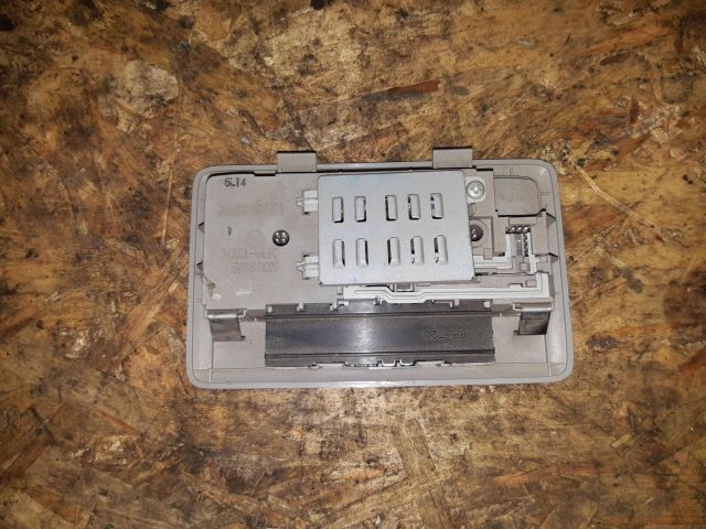 bontott SUZUKI SWIFT III Beltér Világítás Első