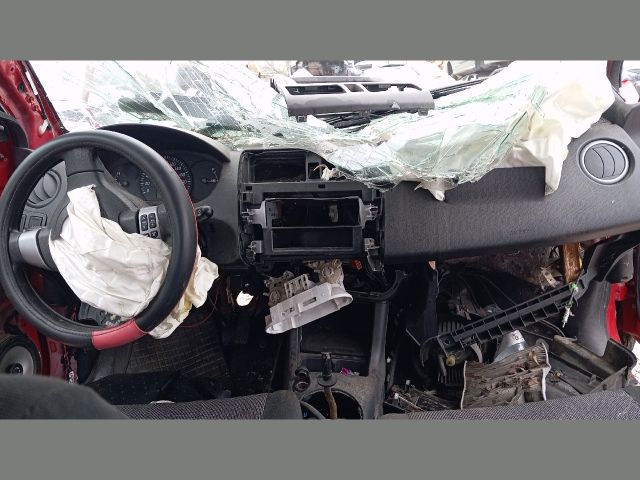 bontott SUZUKI SWIFT III Beltér Világítás Első