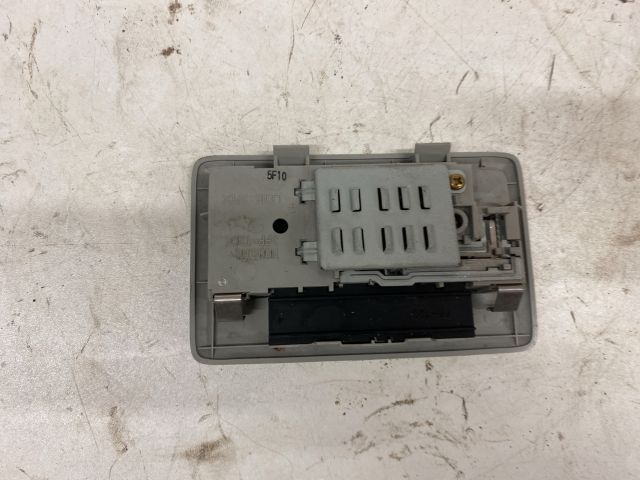 bontott SUZUKI SWIFT III Beltér Világítás Első