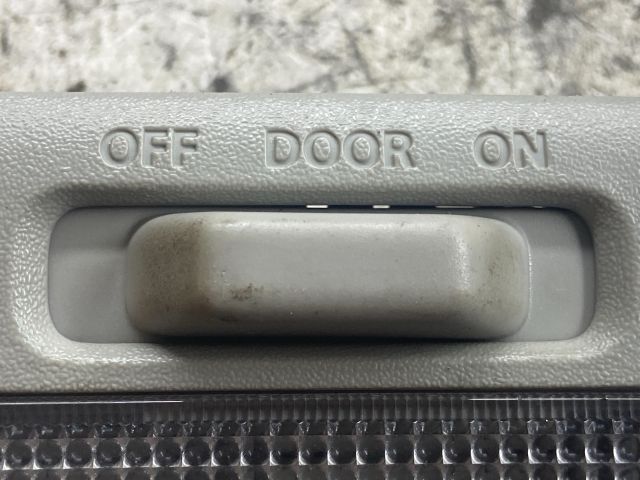 bontott SUZUKI SWIFT III Beltér Világítás Első