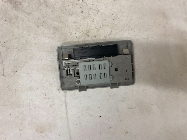 bontott SUZUKI SWIFT III Beltér Világítás Első