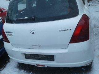 bontott SUZUKI SWIFT III Beltér Világítás Első