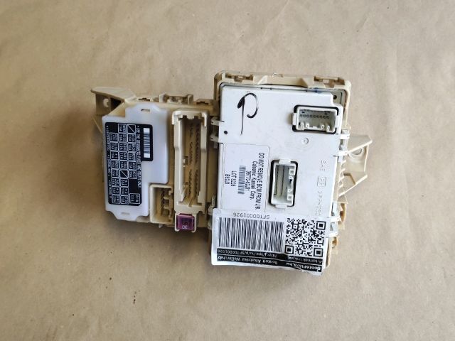 bontott SUZUKI SWIFT III Biztosítéktábla Csomagtér