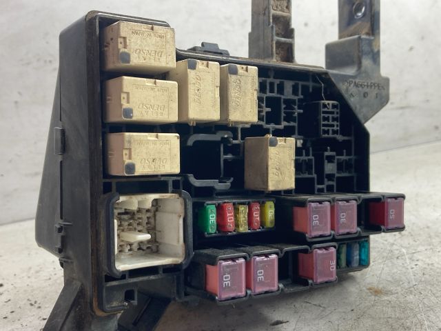 bontott SUZUKI SWIFT III Biztosítéktábla Doboz