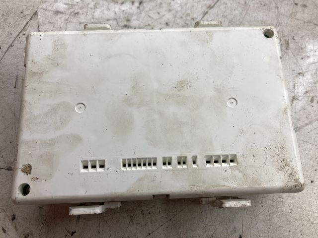 bontott SUZUKI SWIFT III Biztosítéktábla Doboz