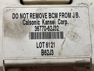 bontott SUZUKI SWIFT III Biztosítéktábla Doboz