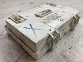 bontott SUZUKI SWIFT III Biztosítéktábla Doboz