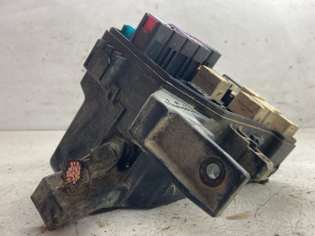 bontott SUZUKI SWIFT III Biztosítéktábla Doboz