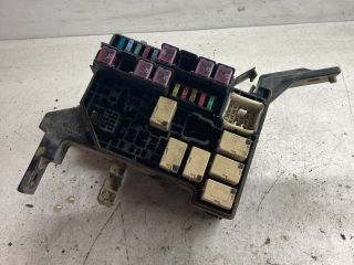 bontott SUZUKI SWIFT III Biztosítéktábla Doboz