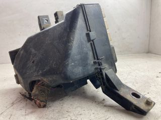 bontott SUZUKI SWIFT III Biztosítéktábla Doboz