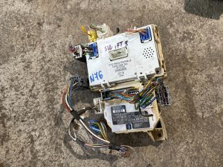 bontott SUZUKI SWIFT III Biztosítéktábla Doboz