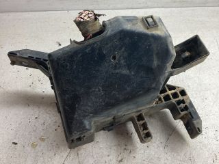 bontott SUZUKI SWIFT III Biztosítéktábla Doboz