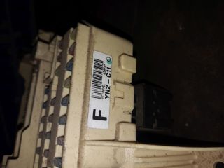 bontott SUZUKI SWIFT III Biztosítéktábla Motortér