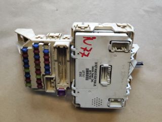 bontott SUZUKI SWIFT III Biztosítéktábla Utastér