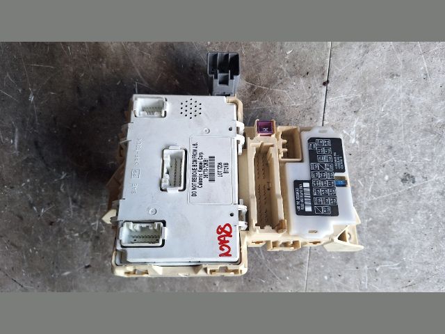 bontott SUZUKI SWIFT III Biztosítéktábla Utastér